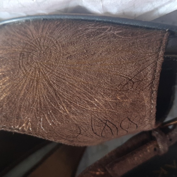 ANNE KLIEN heals - Picture 3 of 8